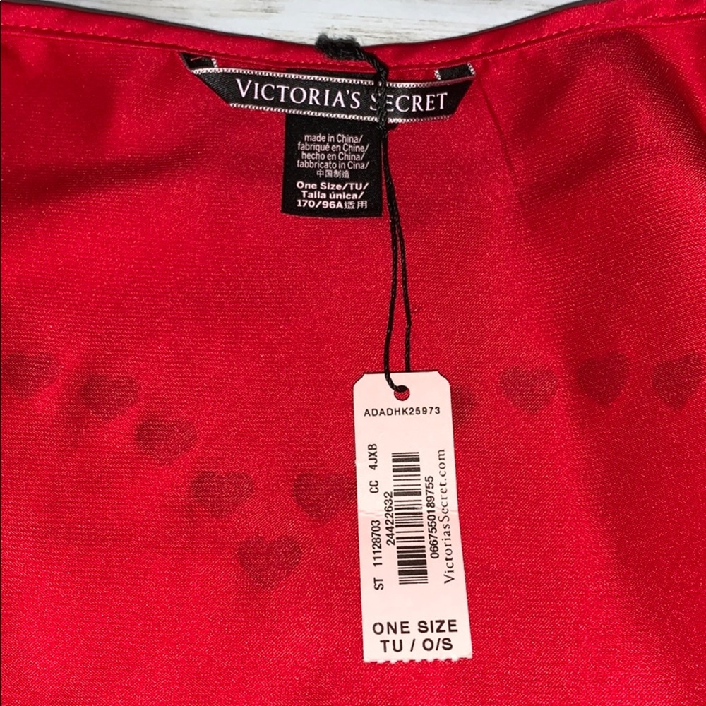 NWT Victoria’s Secret Red LOVE Robe - Picture 3 of 4